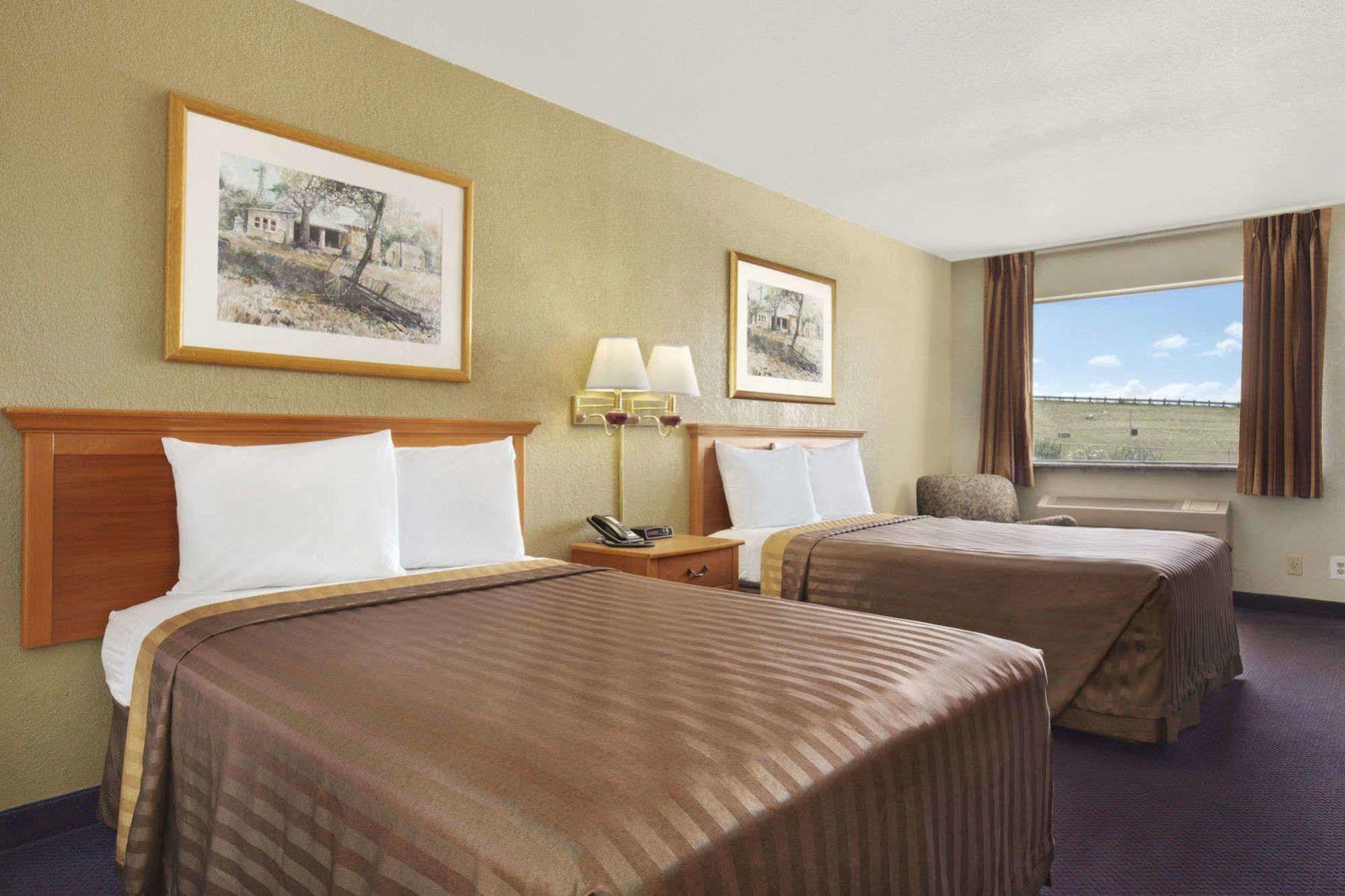 Quality Inn I-10 East Near Frost Bank Center San Antonio Kültér fotó